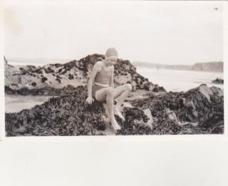 Old Vintage Photo Young Woman Rock Pool Beach Bathing Cap W1