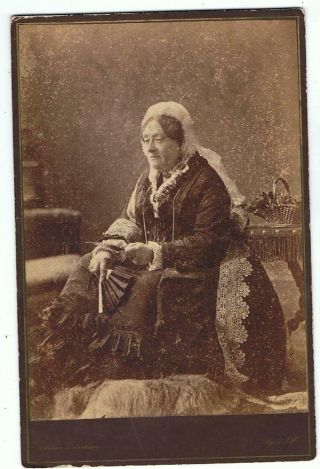 Cabinet Card Of An Elderly Lady By Debenham Of Ryde,  Isle Of Wight