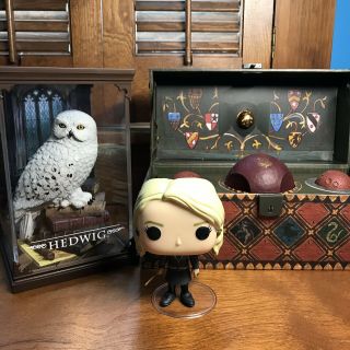 Harry Potter Collectible Quidditch Set - Hedwig Statue - Luna Lovegood Funko Pop