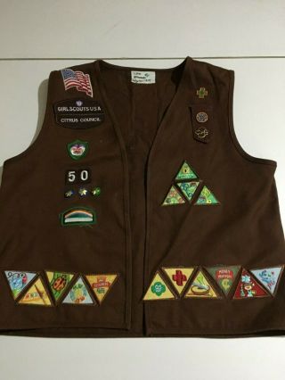 Girl Scouts Brownie Brown Vest Size Medium Patches Pins Badges