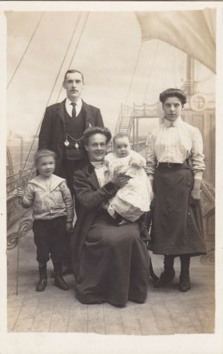 Old Photo Family Man Woman Children Girl Studio Ship Cleethorpes Hardy F2