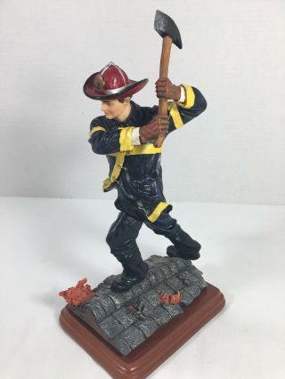 Vanmark Red Hats Of Courage “confronting The Enemy” 1999 10” Fireman Figurine
