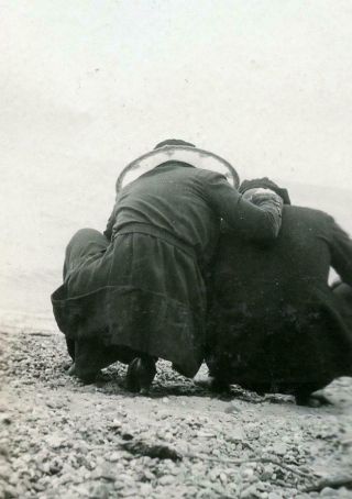 Zz437 Vtg Photo Man And Woman At Beach,  What Are They Doing? C Early 1900 