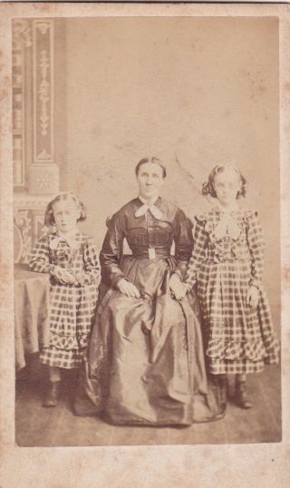 Antique Cdv Photo - Lady With 2 Daughters In Identical Dresses.  Barnard Castle