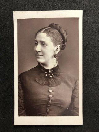 Victorian Carte De Visite Cdv: Pretty Lady: Named Robertson Married Hendal