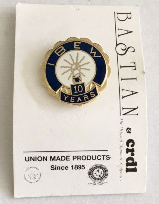 Vtg IBEW Electrical Worker Union Enameled 10 Year Service Lapel Pin Carded A222 2