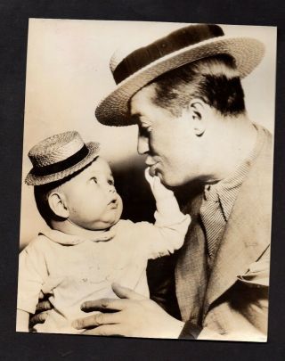 Press Photograph 1933 Celebrity Actor Maurice Chevalier 8076