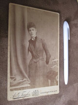 Victorian Cabinet Card - Lady Portrait - A&g Taylor - Photographer To The Queen