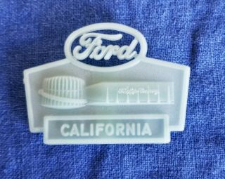 Vintage 1964 Worlds Fair Ford Motor California Glow In The Dark Pocket Clip