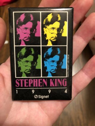 Vintage 1994 Signet Books Stephen King Promo Pin Button Photo Credit Lee Crum