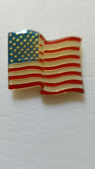 VINTAGE AMERICAN FLAG WAVING LAPEL PIN RARE COLLECTOR TRADING 2