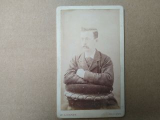 Cdv Victorian Photograph Of A Gent By W G Honey Of Devizes