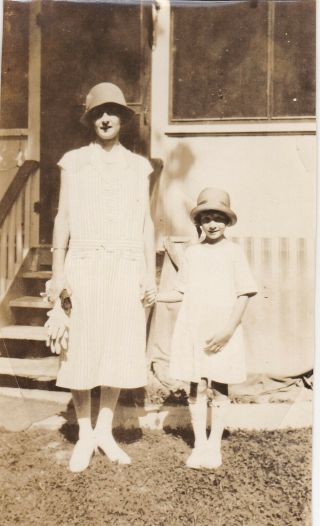Old Photo Woman Glamour Hat Children Girl Dress Circa 1920s Oc1