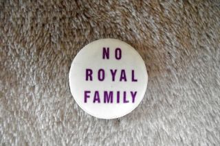 1940 Willkie Anti - Fdr " No Royal Family " Pinback 1 1/4 " Button Pin