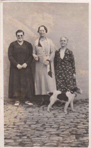 Old Photo Women Fashion Clothing Glasses Pet Dog Animal F3