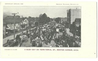 Benton Harbor,  Michigan - A Busy Day On Territorial Street,  Private Mailing Card