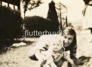 Z235 Vtg Photo Mom & Baby C 1930 