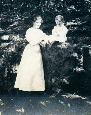 V666 Vtg Photo Mother & Baby Boy In Dappled Shade C 1911