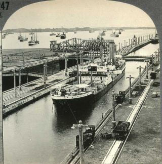 Panama Canal Freight Steamer In Gatun Locks Ship Stereoview 21784 T247