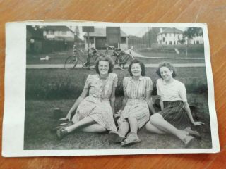 Vintage Old Photo 3 Young Women,  Fashion 1930/40 