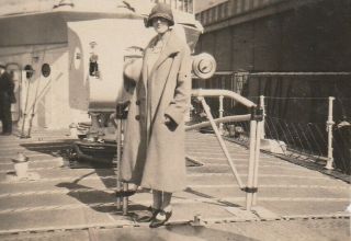 Vintage Photograph Lady Wearing Flapper Hat,  Long Coat In Front Large Mm Gun