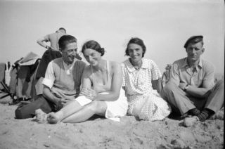 Old Negative.  Two Women & Two Men Pose On The Beach.  One Wearing A Beret.  1930