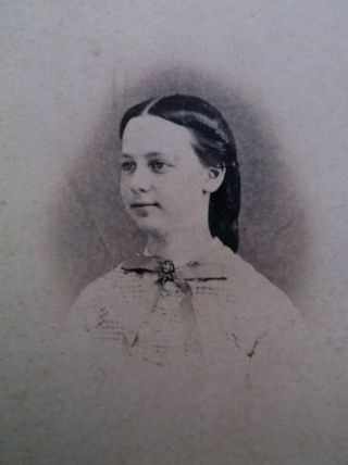 Civil War Era Cdv Lovely Young Woman Gingham Dress Bow Brooch Mount Holly Nj