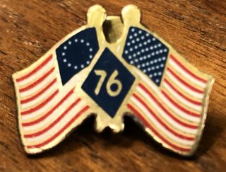 Spirit of 76 1776 - 1976 Bicentennial USA Crossed Flags Lapel Hat Pin Patriot Flag 4