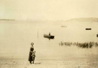 Kj52 Vtg Photo Setauket Long Island,  Water Scene,  Boats,  Mother & Child C 1937