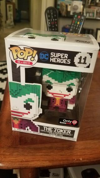Funko Pop 8 - Bit: The Joker 11 (dc Heroes) Gamestop Exclusive W/protector