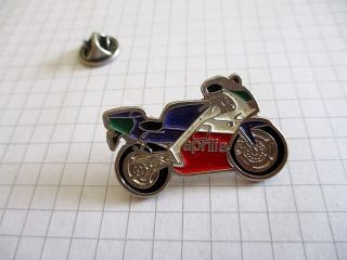 Moto Aprilia Motorcycle Piaggio Group Vintage Lapel Pin Badge Us5