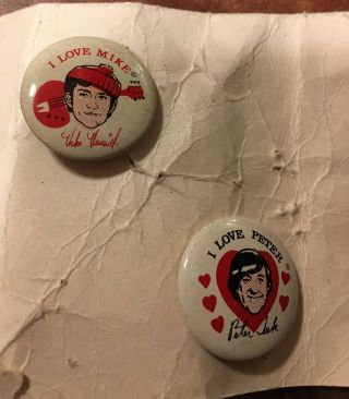 Vintage 1967 - Set Of 2 Monkees Buttons “i Love Peter And I Love Mike” - Raybert Pro