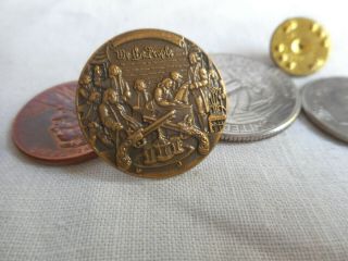 Vintage WE THE PEOPLE Pin Hat Lapel Bronze USA History Founding Fathers Pistols 4