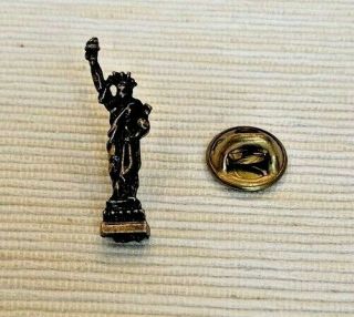 Vintage 1960s Statue Of Liberty Lapel Pin Tie Tack Collectible Pin In Case