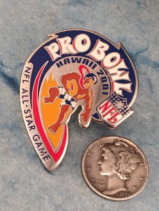 Collectible PRO - BOWL HAWAII Enamel Pin - Back NFL ALL - STAR GAME 2001 Wt 11.  6 5
