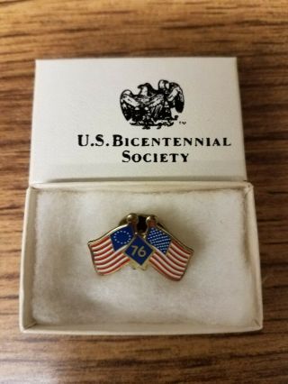 Vintage 1976 Us Bicentennial Society Usa Flag Lapel Pin