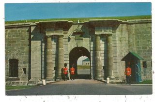 Sentry Post Royal 22e Regiment At Dalhousie Gate Quebec Qc Postcard 091116