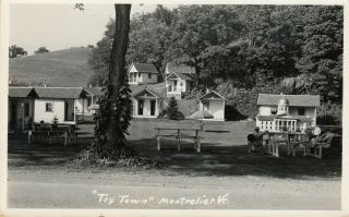 Montpelier,  Vt Rppc Cabins And Capitol Building At Toy Town Motel C1930