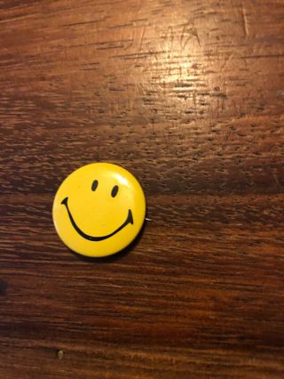 Yellow Smiley Face,  1 " Vintage Novelty Pin - Back Button Happy Face Pin