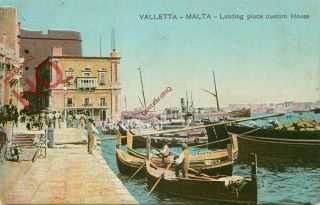 Picture Postcard: Malta,  Valletta,  Landing Place Custom House
