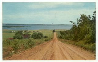 Prince Edward Island Magnetic Grade At Pownal Postcard - Canada