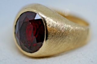 Vintage 10k Yellow Gold Ring With One 10 Mm X 12 Mm Oval Red Ruby Size 7