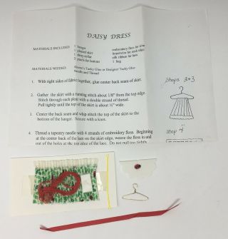 Vintage Old Stock Daisy Doll Miniature Dress In Hanger Kit With Instructions