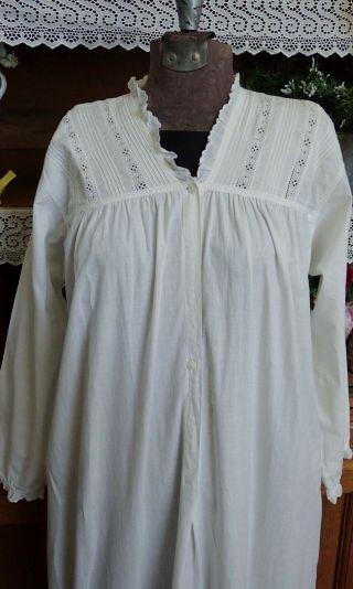Sweet Farmhouse Antique White Cotton Night Gown Great Display Nightgown 3