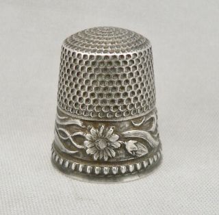 Antique STERLING Silver SEWING THIMBLE Daisy Flower Band 4.  5g STERN BROS Size 9 7
