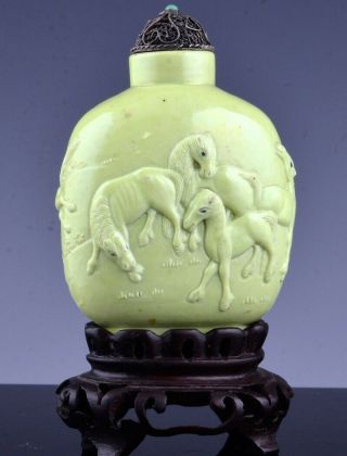 & Rare Chinese Qianlong Lime Green Enamel Imperial Horses Snuff Bottle