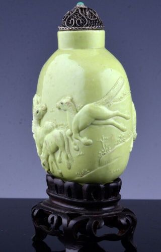 & RARE CHINESE QIANLONG LIME GREEN ENAMEL IMPERIAL HORSES SNUFF BOTTLE 4
