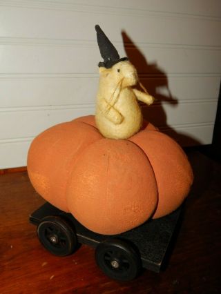 Primitive Decor Fall Halloween Pumpkin W/ Mouse & Witch Hat Wagon Euc