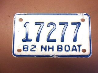 Antique 1982 Hampshire Boat License Plate Tag 17277 4 " X 7 " White & Blue