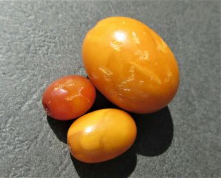 Antique Natural Butterscotch Egg Yolk Baltic Amber Beads 5.  8g.